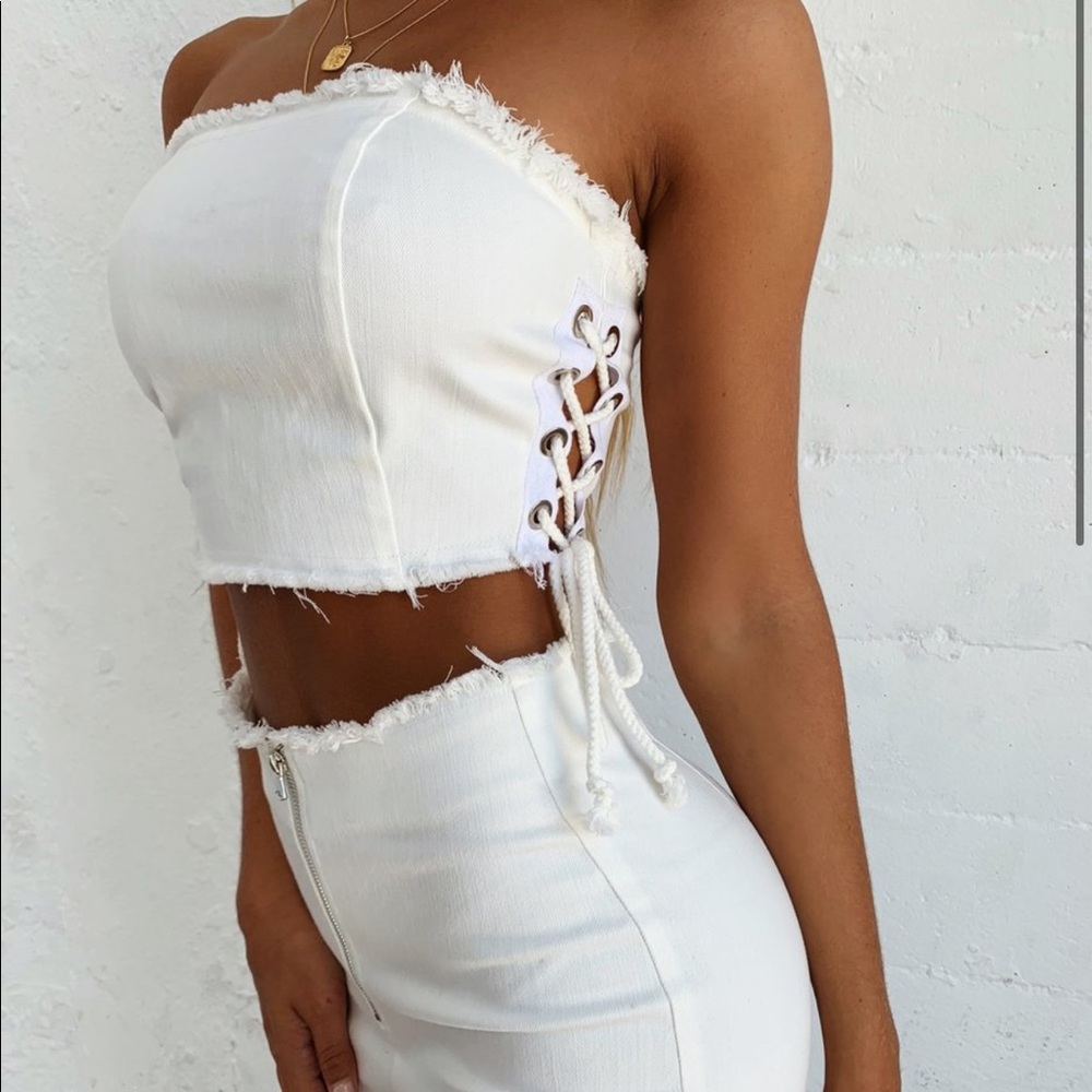 White detailed crop top